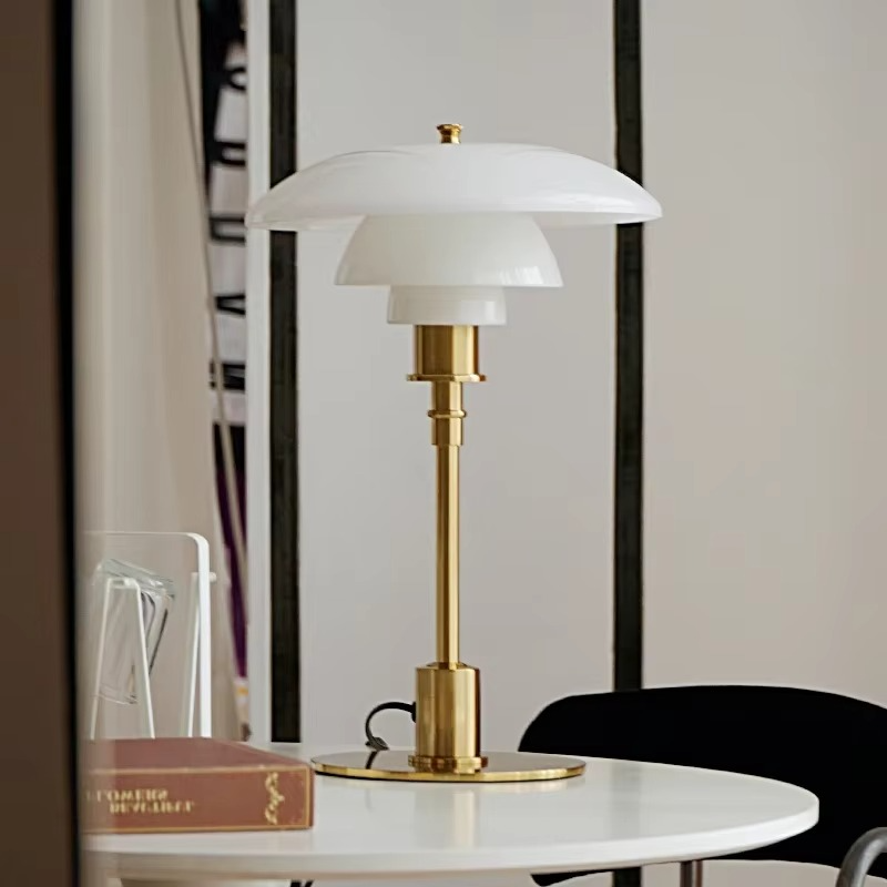 Brehn | Skandinavische Designer Tischlampe Minimalistisch