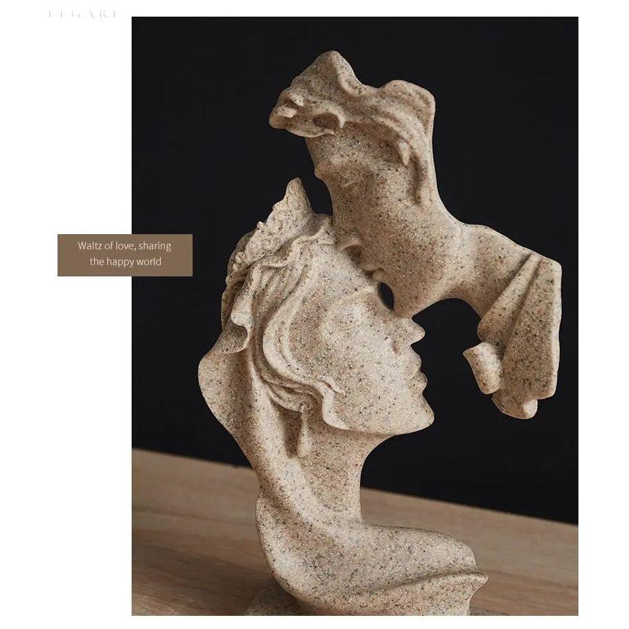 Sweet Kiss - Stirn-küssende Liebespaar Statue | Brehn