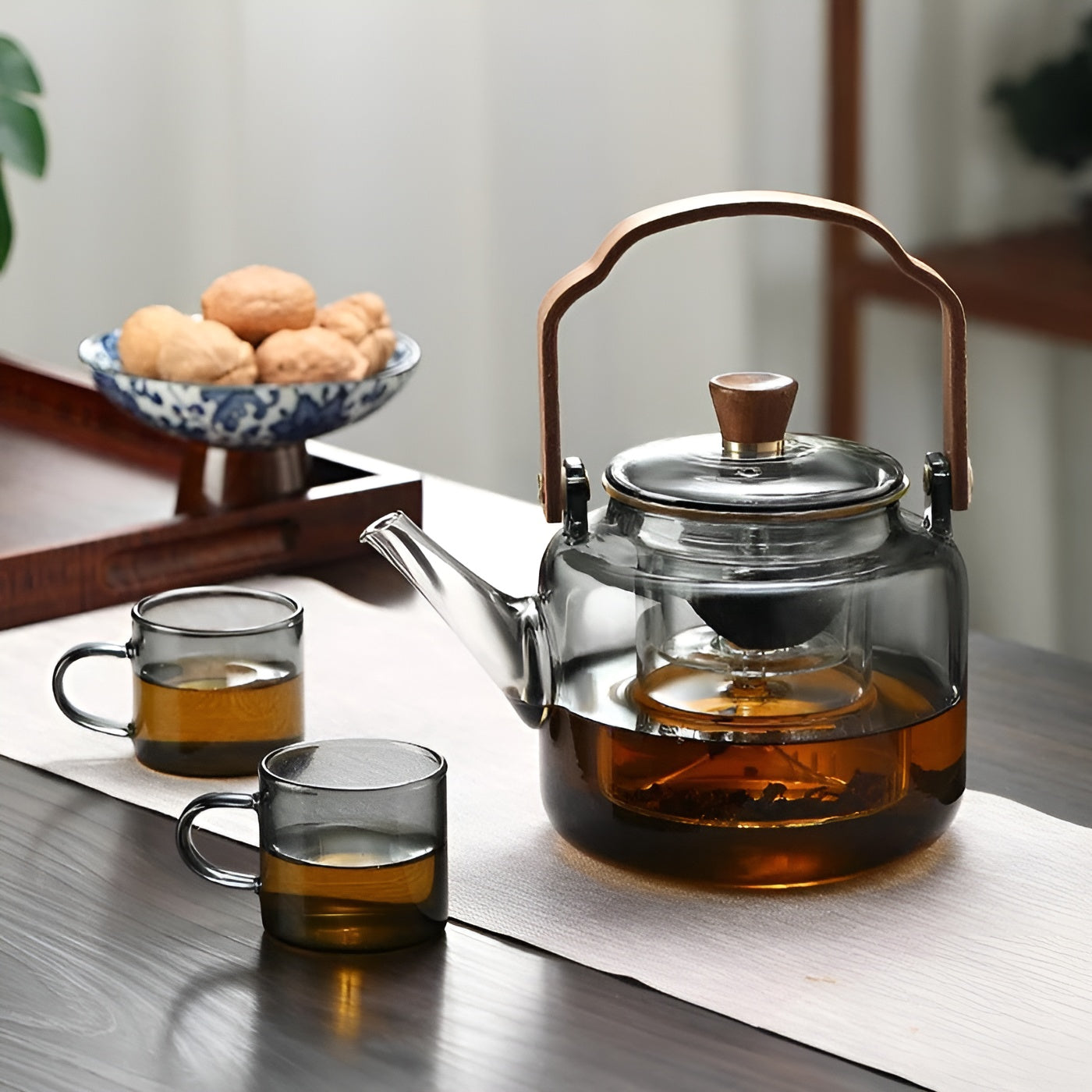 Glas Teekanne mit Holzdeckel und Sieb – Elegantes Design | 1,2 L Rauchglas für stilvollen Teegenuss | Brehn