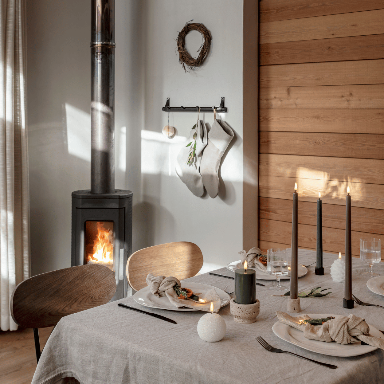 Brehn | WinterShine – Elegante LED Kerze im Schneekugel-Design