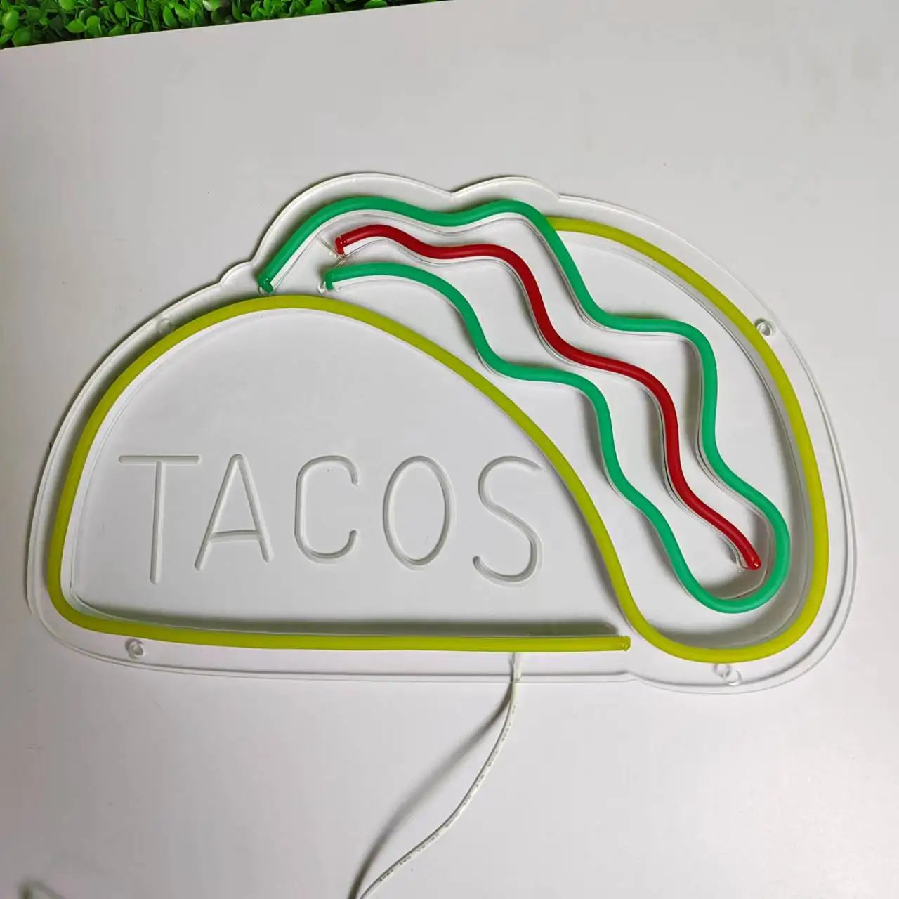 Neon Fast Food Schild – Leuchtendes Tacos Design, LED Nachtlicht für Restaurants und Küchen | Brehn