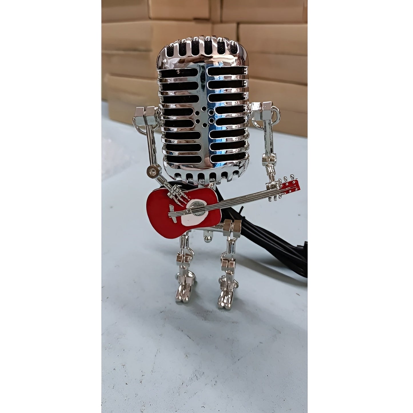 Roboterlampe mit Gitarre – LED-Deko im Vintage-Stil für den Schreibtisch
