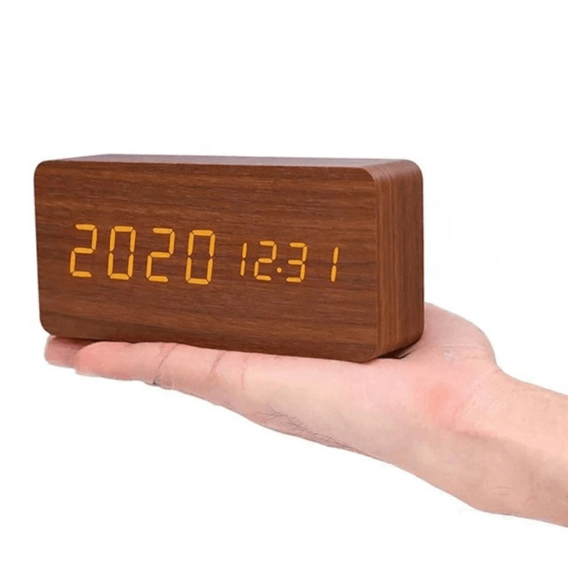 Sprachgesteuertes LED Holz Uhr | Brehn