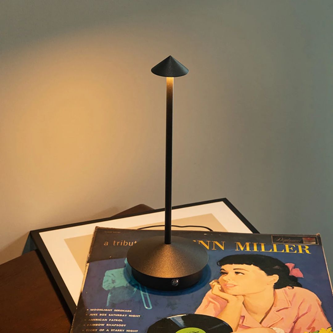 Robyn Arrow LED Tischlampe | Brehn