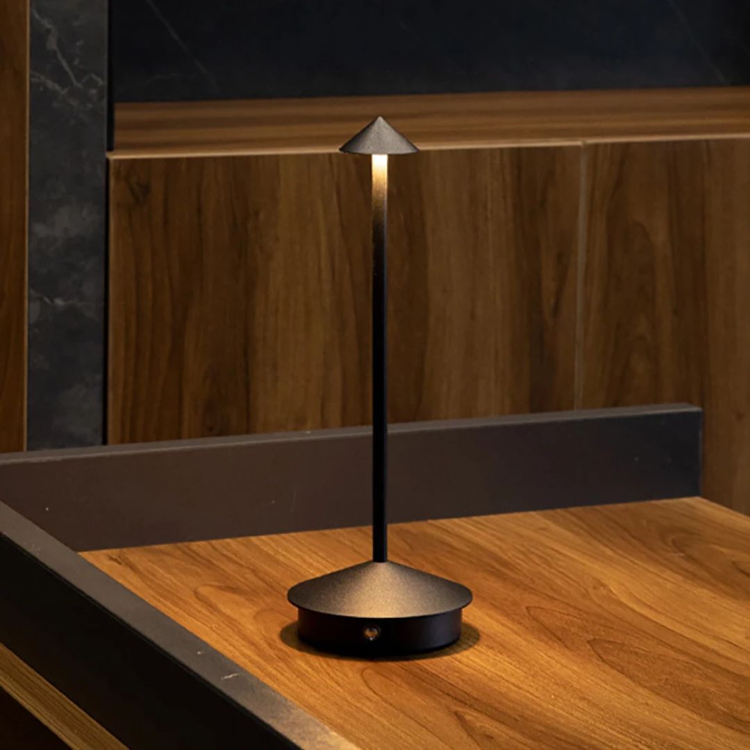 Robyn Arrow LED Tischlampe | Brehn