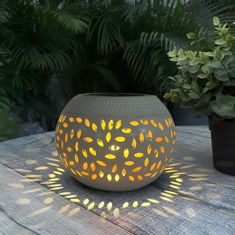 Brehn | Gepunktete Solar-Gartenlichter - LumoPattern