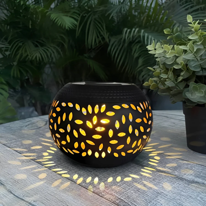 Brehn | Gepunktete Solar-Gartenlichter - LumoPattern