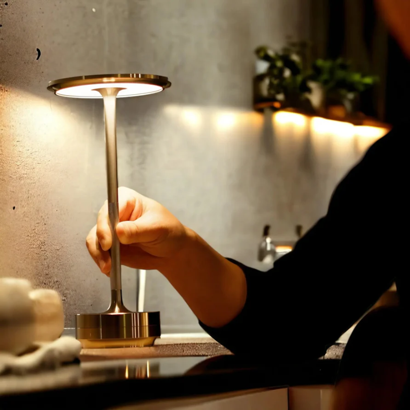 Stimmungsvolle Luxus Tischlampe - LumoVibe | Brehn