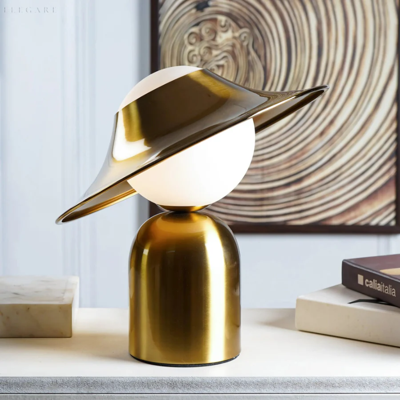 Brehn | Luxuriöse Metall Tischlampe - GoldAura