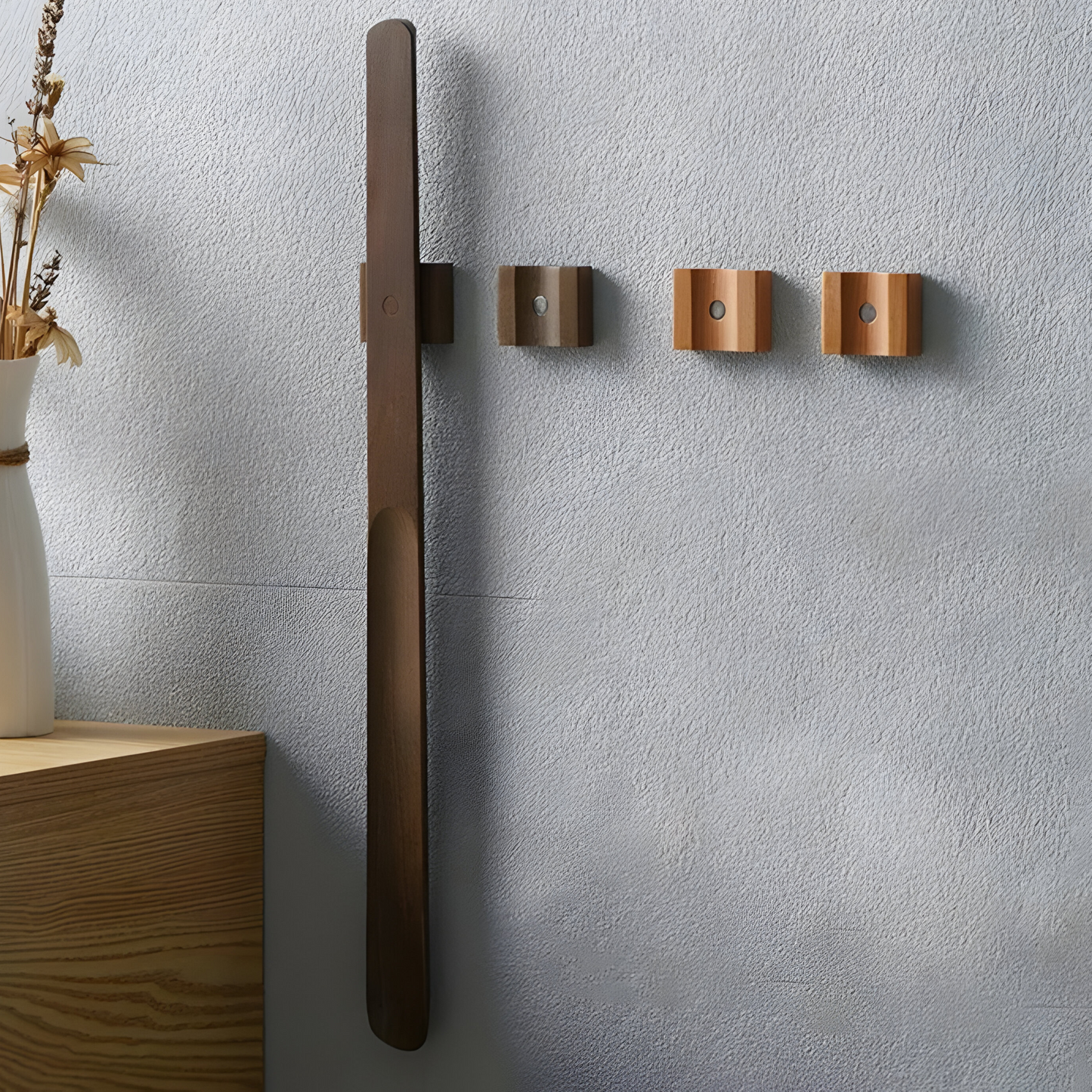 KomfortKick – Magnetischer Schuhanzieher aus Holz