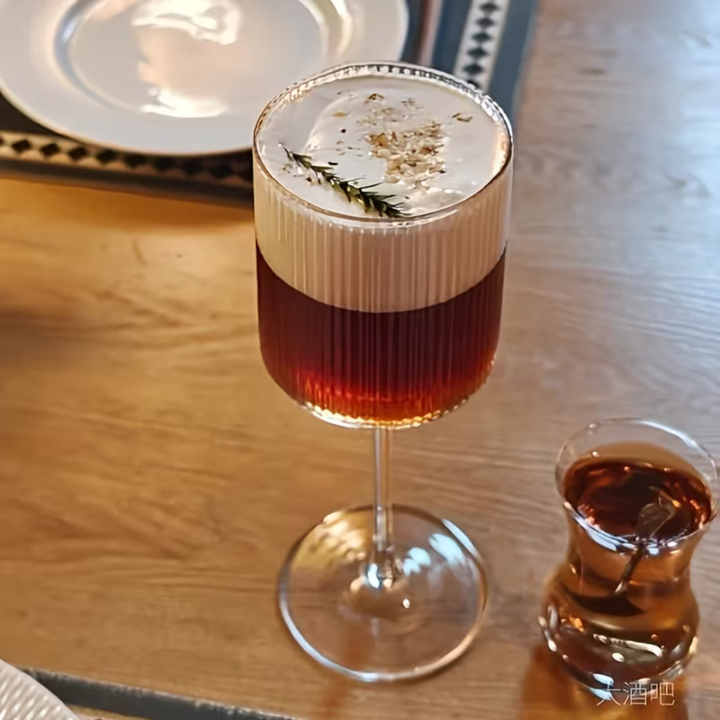 Kristallglas mit Vintage-Rillen – Transparent & Dekorativ | Elegantes Glas für den Alltag und die Taboulé-Kultur