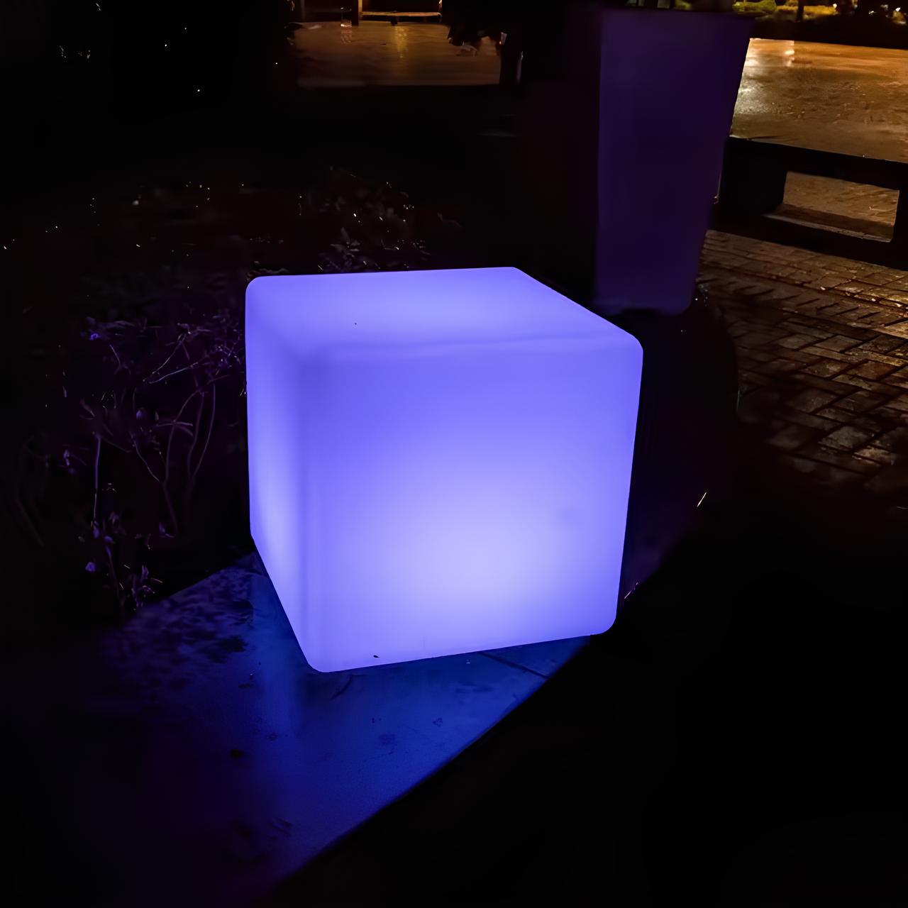 Brehn | Kubisches Gartenlicht