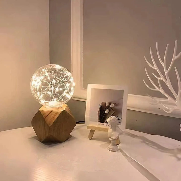Retro Holz Tischlampe mit Lichterkugel – Dekorative Beleuchtung für Zuhause | Brehn
