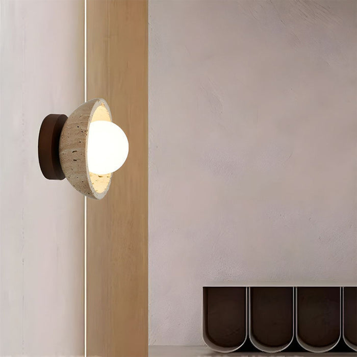Brehn | Boho Travertin Naturstein LED Wandleuchte