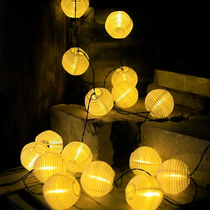 Solar Lantern Lichterkette für den Außenbereich – Bunte Laternen für Garten- und Terrassenbeleuchtung | Brehn
