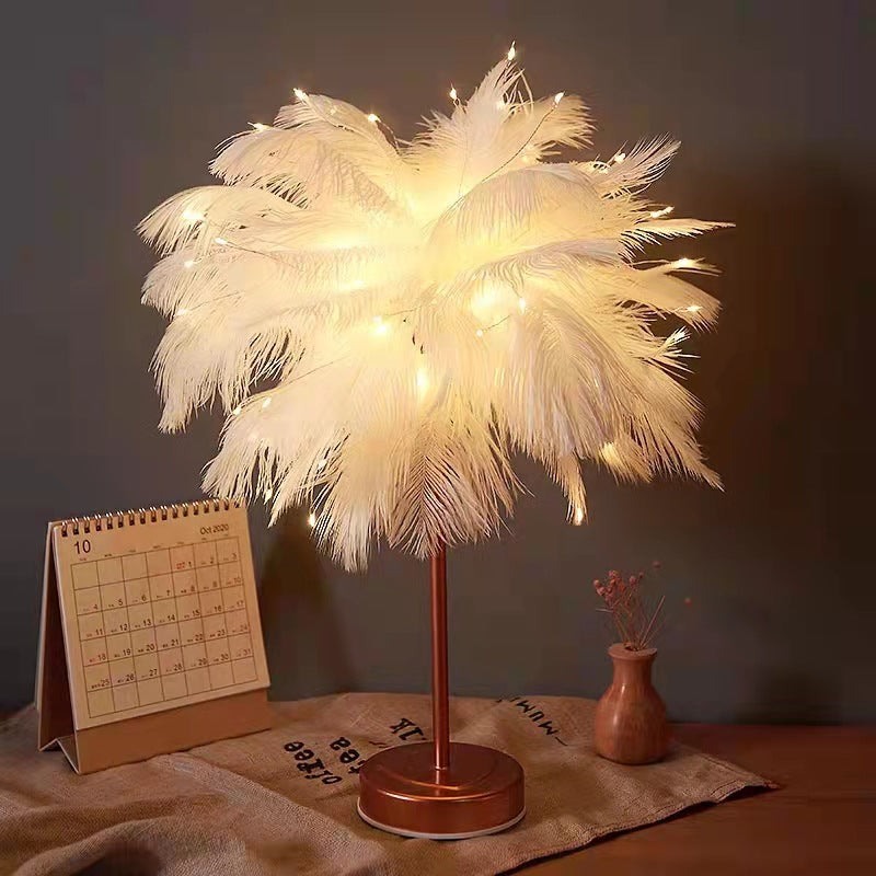 Strauß Nachtlicht | Exzentrische Lampe mit Federn & Roségold-Basis | Brehn