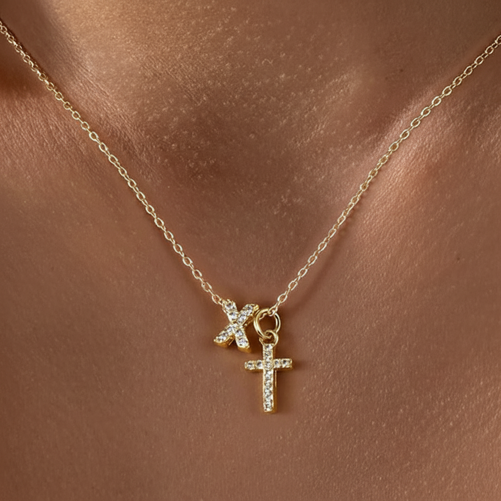 Brehn | Zarte Diamant Initial & Kreuz Halskette