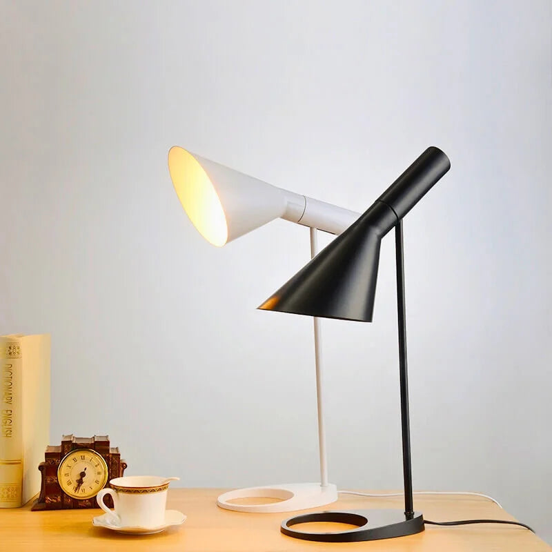 Brehn | LumiMinimal Tisch - Elegante LED-Tischlampe für modernes Interieur