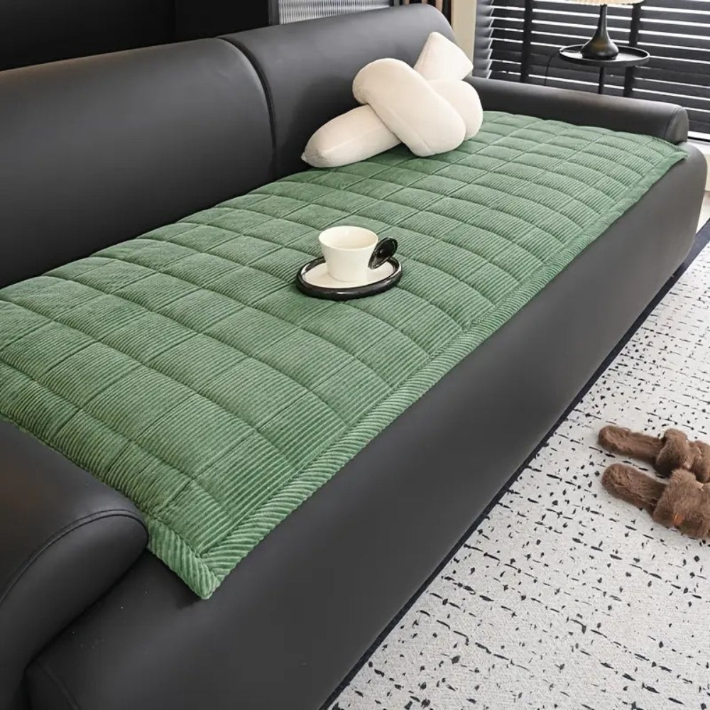 LuxeShield Quiltmatte — Verwandle Dein Sofa in eine makellose Wohlfühloase voller Schutz und Kuschelkomfort | Brehn