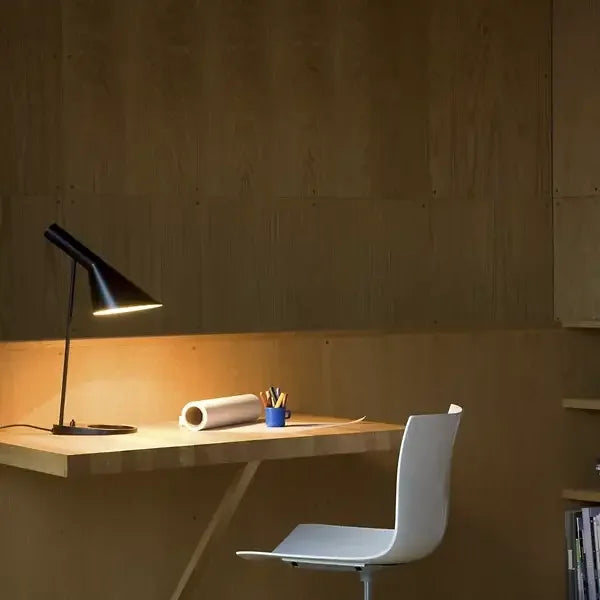 Brehn | LumiMinimal Tisch - Elegante LED-Tischlampe für modernes Interieur