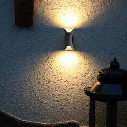 Wetterfeste LED-Aluminium-Wandleuchte für Outdoor-Eleganz