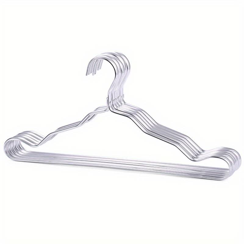 Hochwertige Kleiderbügel aus Messing für elegante Garderobe