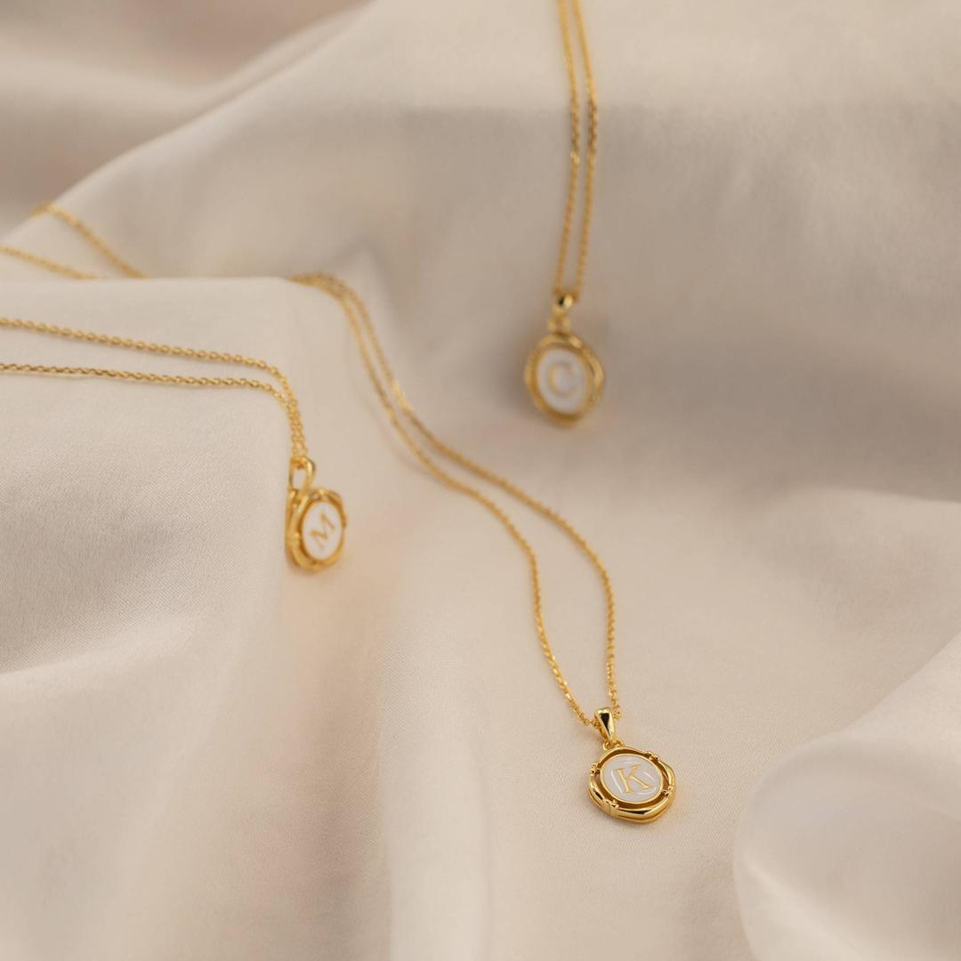Brehn | Akzentuierte Initialkette Charm Halskette