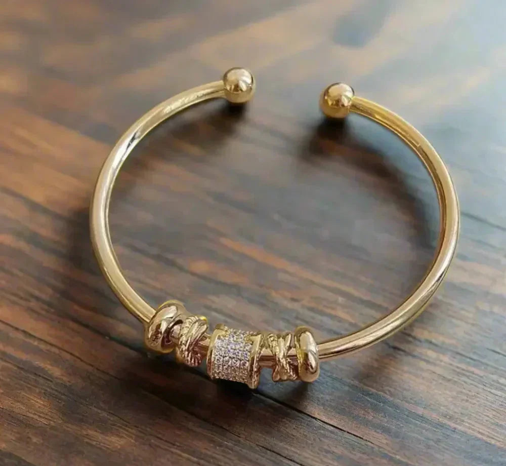 Brehn | Verstellbares Armband mit goldenen Charms