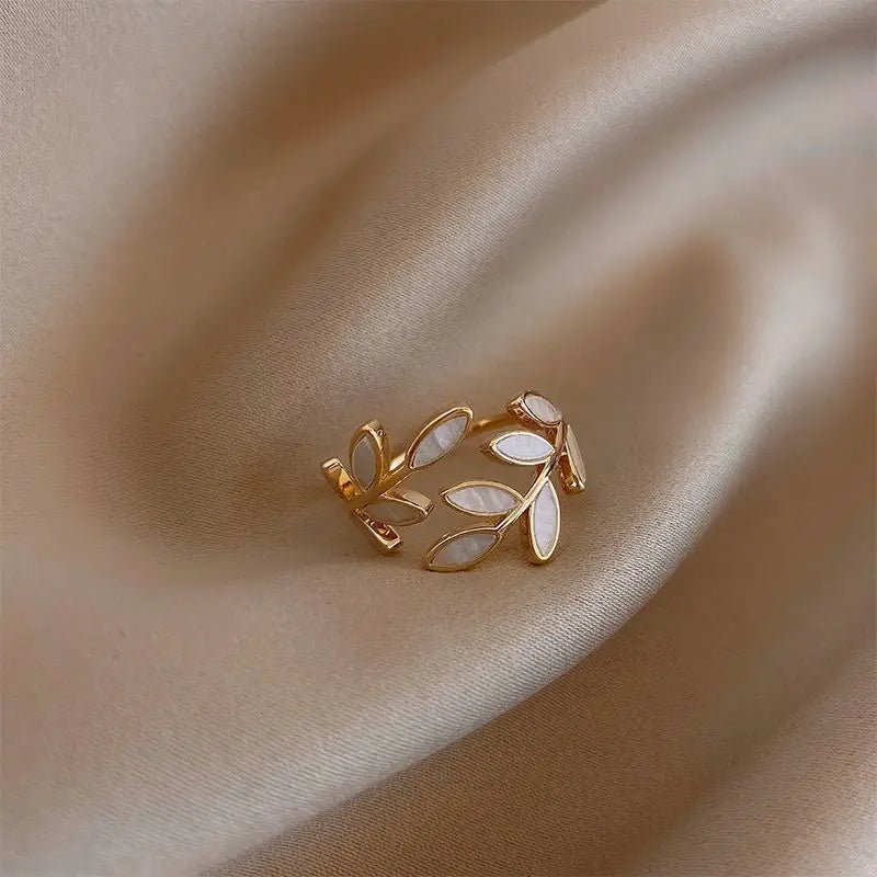 Brehn | Verstellbarer eleganter Goldblatt-Ring