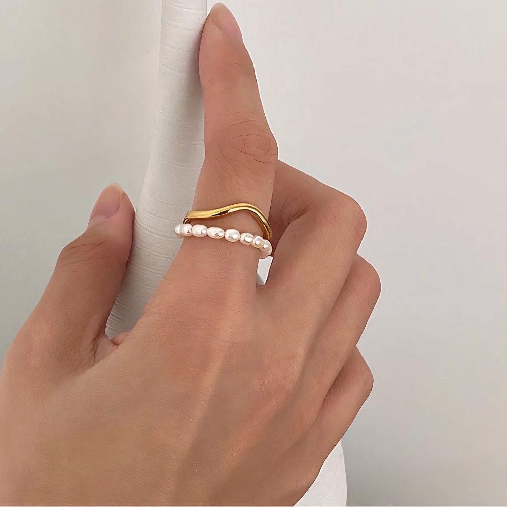 Brehn | Verstellbarer, geschichteter Ring mit Perlenakzenten