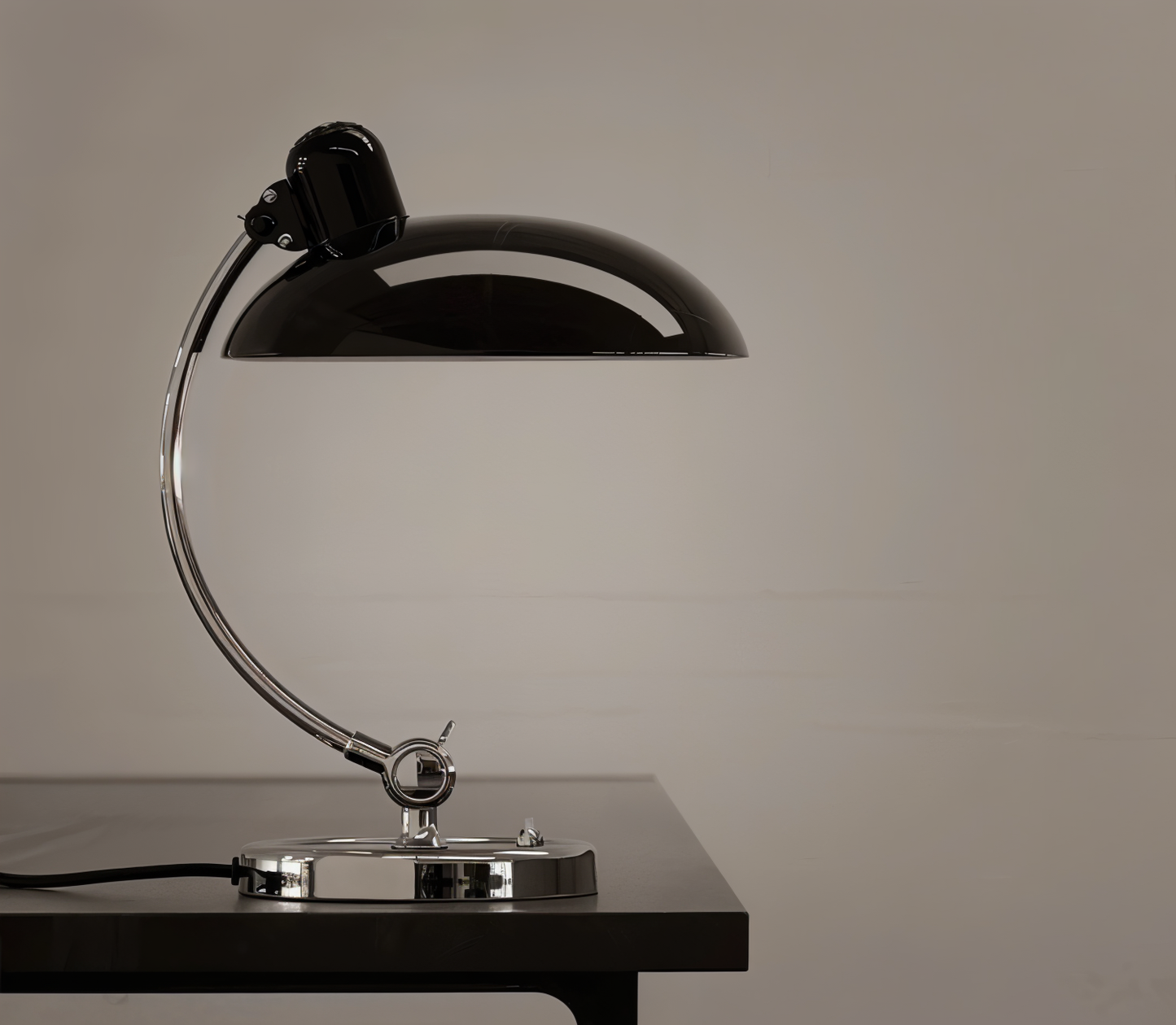 Brehn | Verstellbare Vintage Eisen Schreibtischlampe – Virella