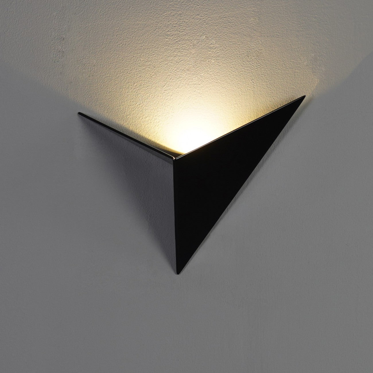 Brehn | Trigon Wandlampe