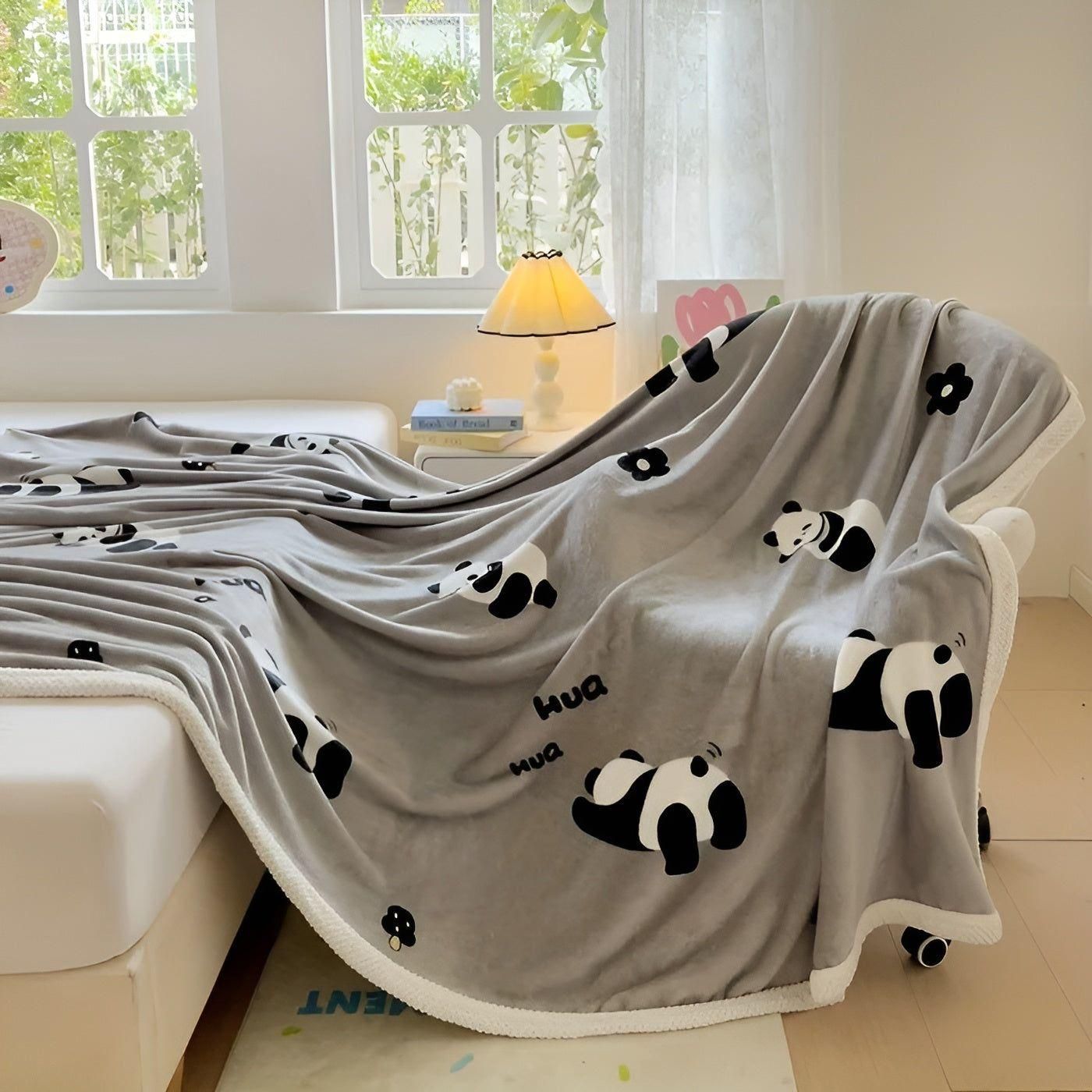 PandaSnug Brehnanket - Weiches und wärmendes Flanell-Fleece mit Panda-Print