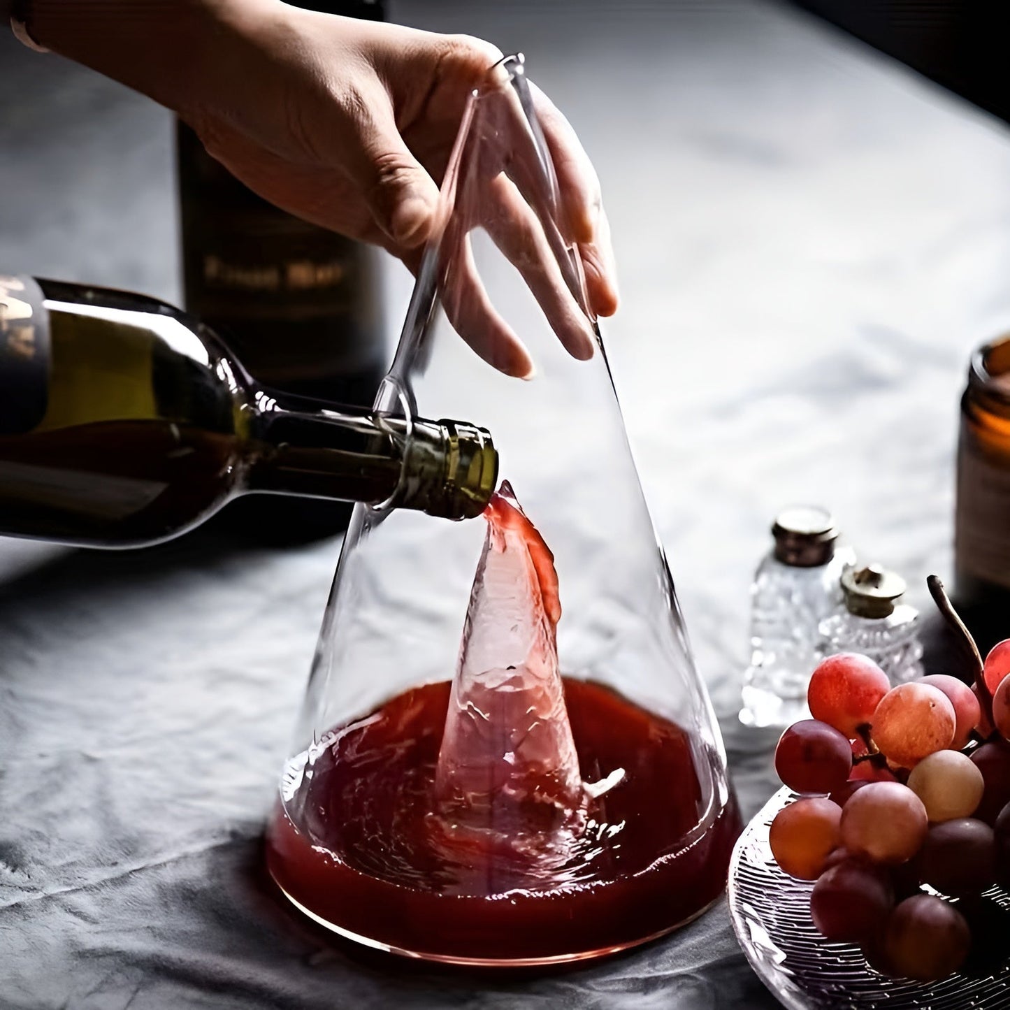 Weinkaraffe aus Glas – Stilvoll und elegant | Perfekt zum Belüften von Rotwein beim Abendessen und Partys