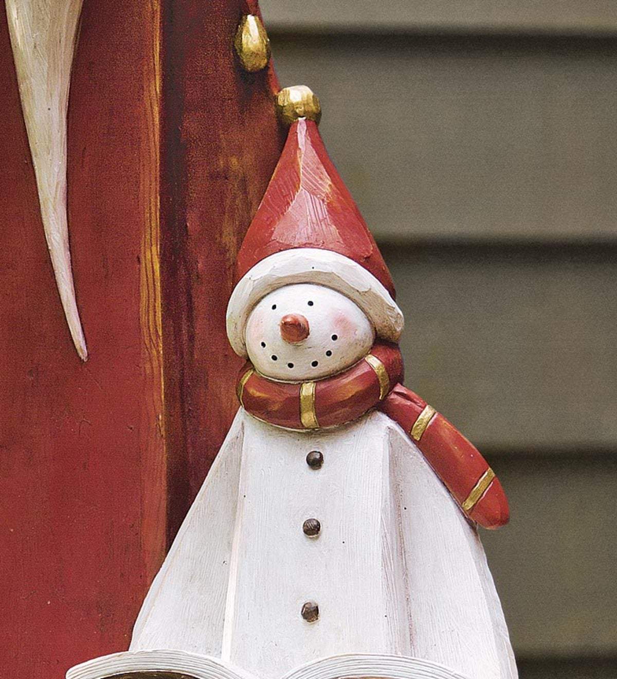 Weihnachtsmann- und Schneemann-Skulptur