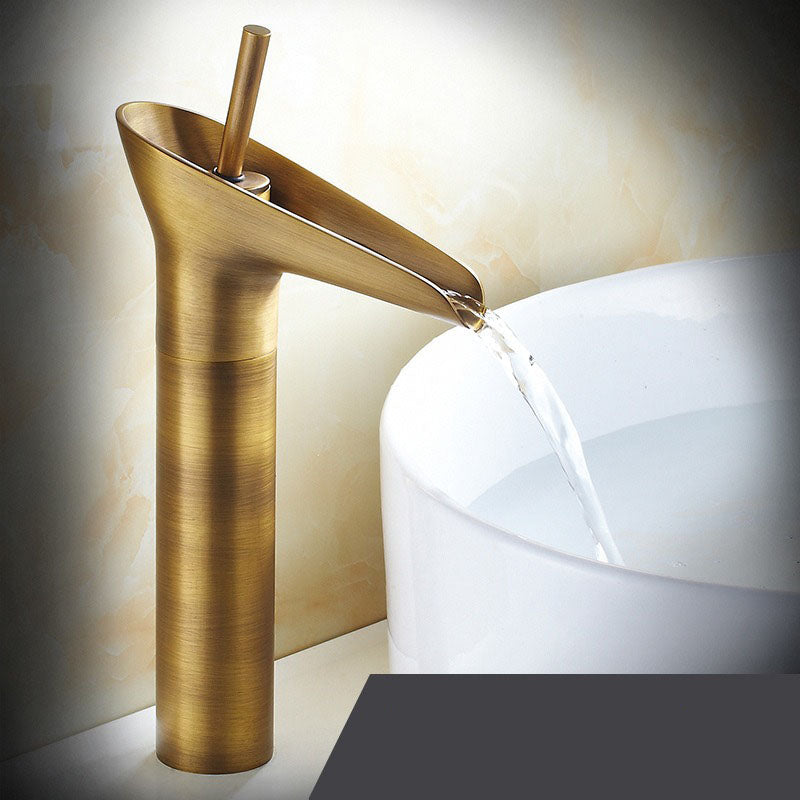 Luxurißer Messing Wasserfall Waschbecken Wasserhahn für opulente Badezimmerwaschbecken