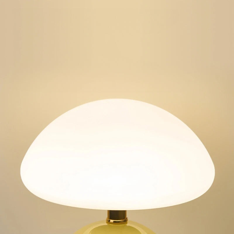 Moderne Nachttischlampe mit sanftem, warmweißem Licht - Stilvolle Beleuchtung für Schlafzimmer & Wohnzimmer | Brehn