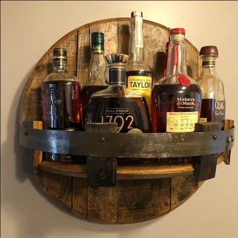 Regal für Bourbon-Whiskeyfässer – Rustikale Baraccessoires
