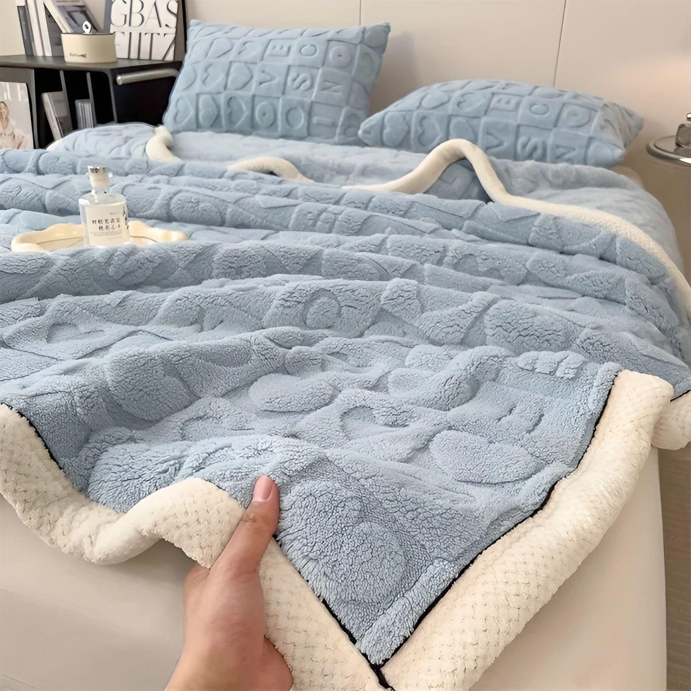 CoralDream Brehnanket – Warme Fleece-Winter-Brehnanket mit doppelseitigem Herz- und Buchstabenmotiv