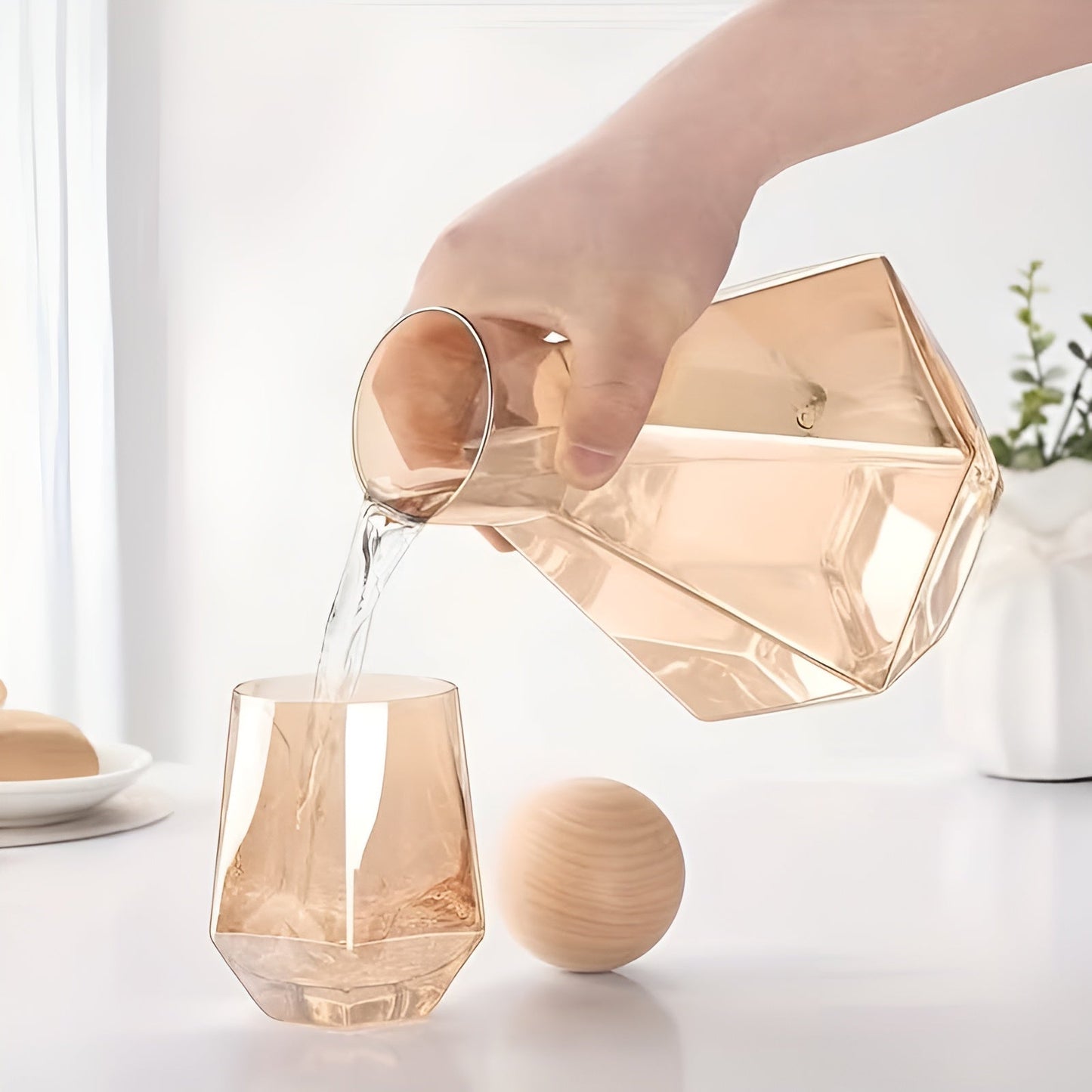 Diamantglas-Karaffe-Set mit 4 Glasuren – modern und dekorativ | 5-teiliges Set mit Deckeln für Wasser, Saft und Wasser