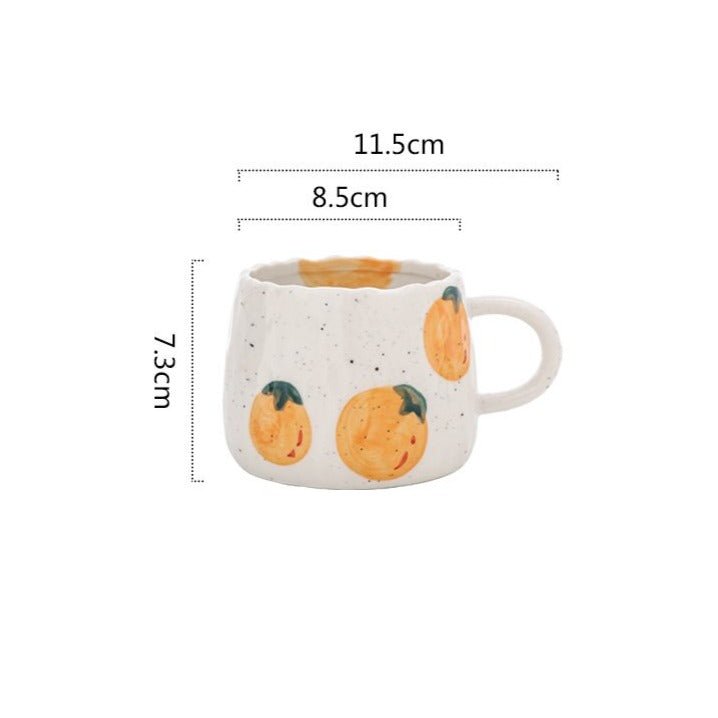 Keramiktasse mit verspieltem Obstdesign | Brehn