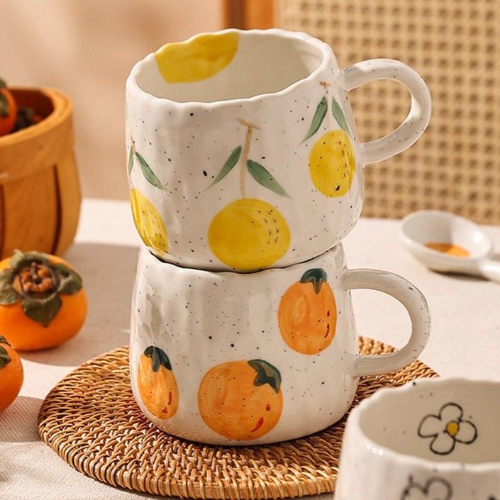 Keramiktasse mit verspieltem Obstdesign | Brehn