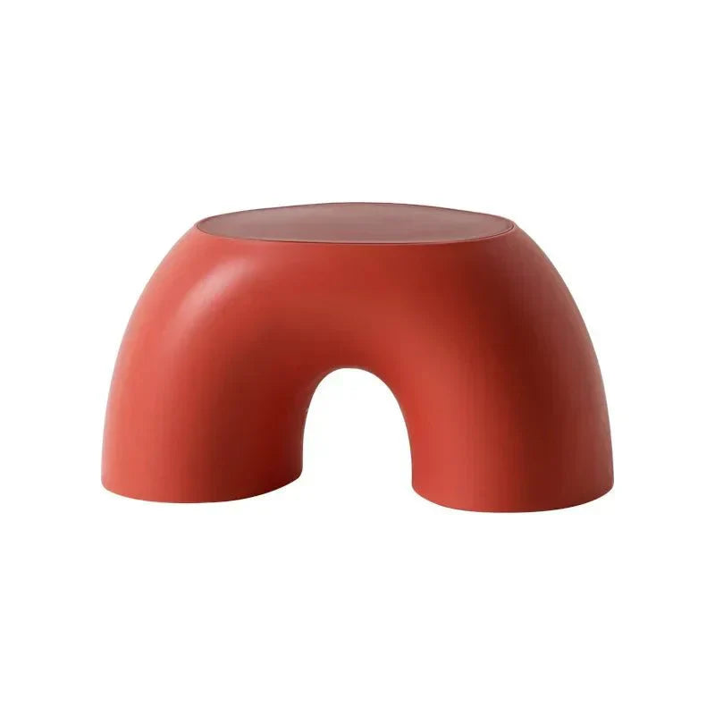 Kinderhocker aus Kunststoff in Regenbogenform