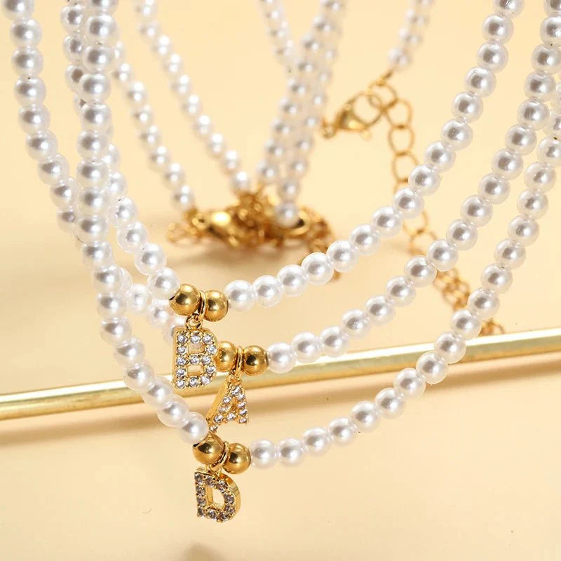 Brehn | Elegante Perlen zierliche Anfangsbuchstaben Halskette