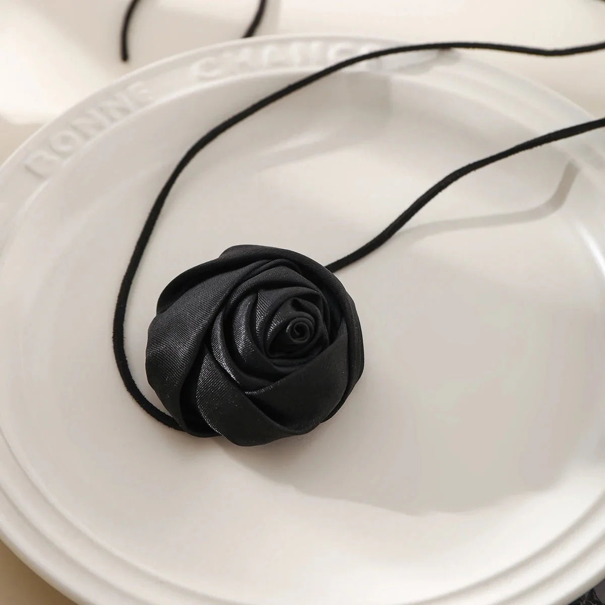Brehn | Elegante Rosen Blumen Choker Halskette