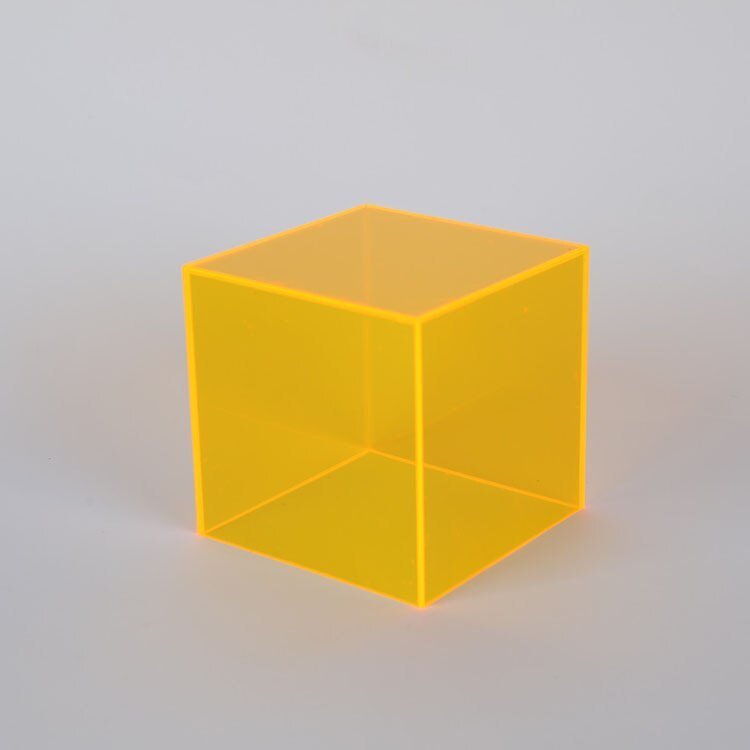 Farbenfrohe Acryl-Vitrine VitrinaLight – für Sammlerstücke und Accessoires
