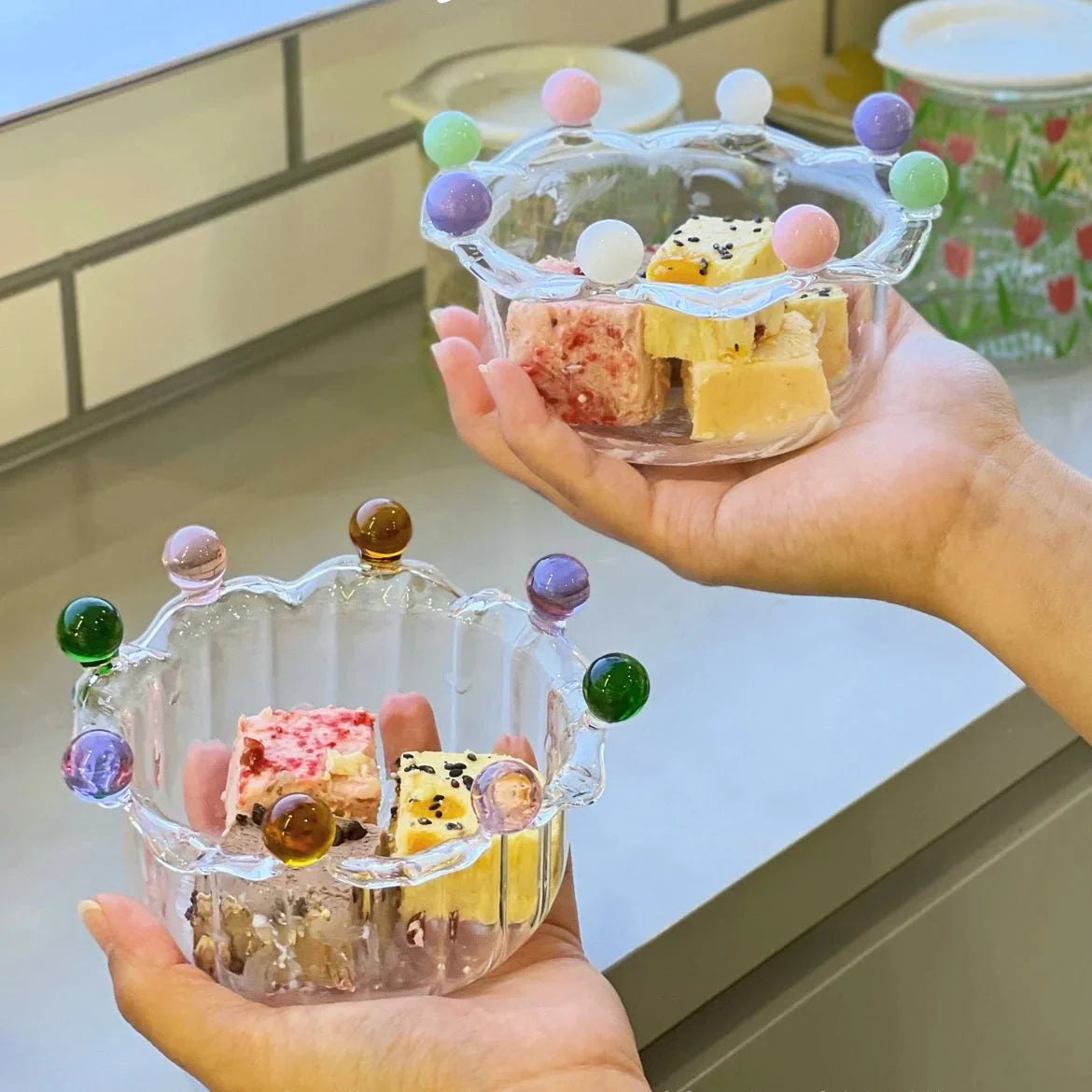 Bunte Kronenförmige Dessertschale - Umweltfreundliches Glasdesign | Brehn