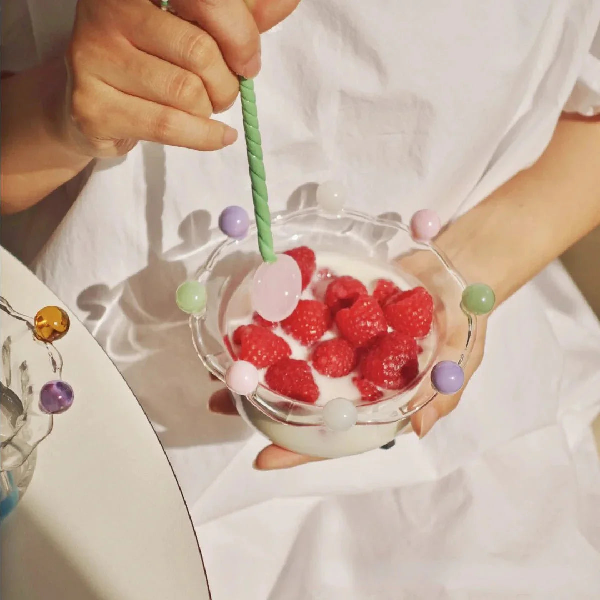 Bunte Kronenförmige Dessertschale - Umweltfreundliches Glasdesign | Brehn