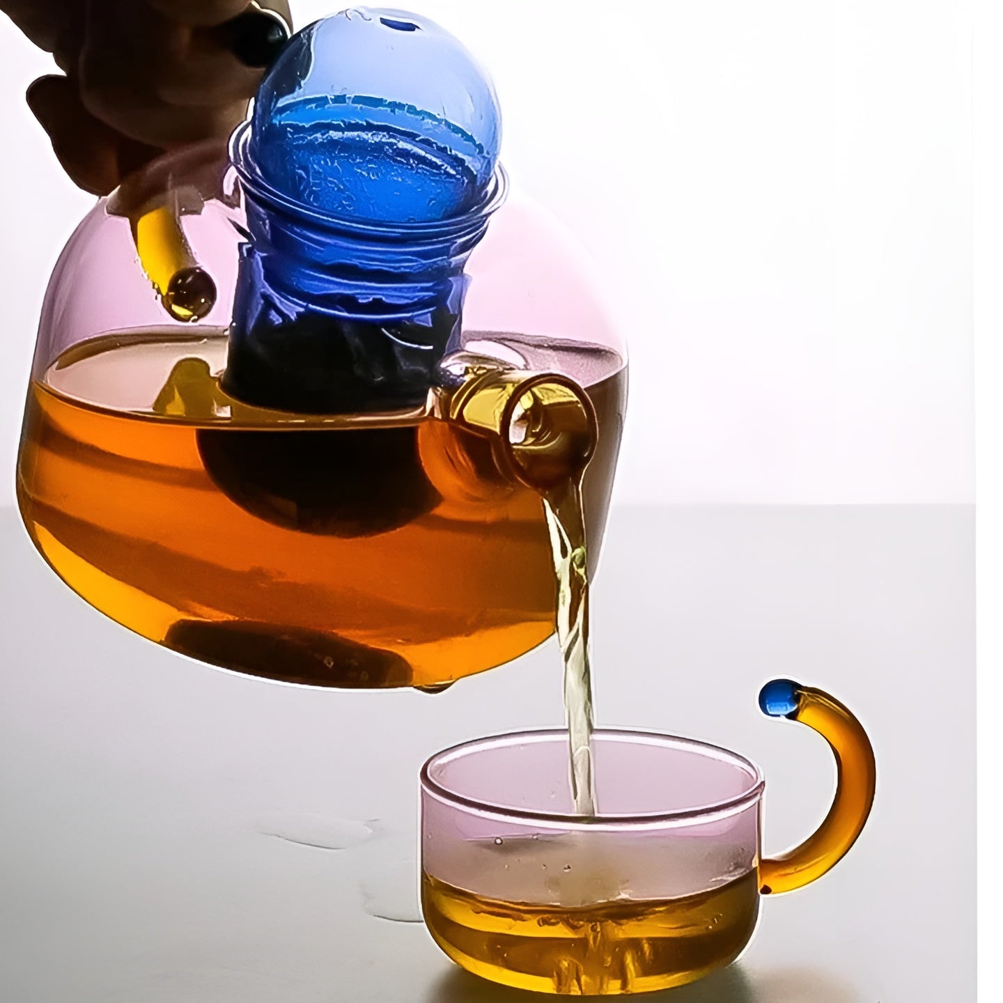 Transparentes Motiv und Kopien – Stilvolles Set in kontrastierenden Farben