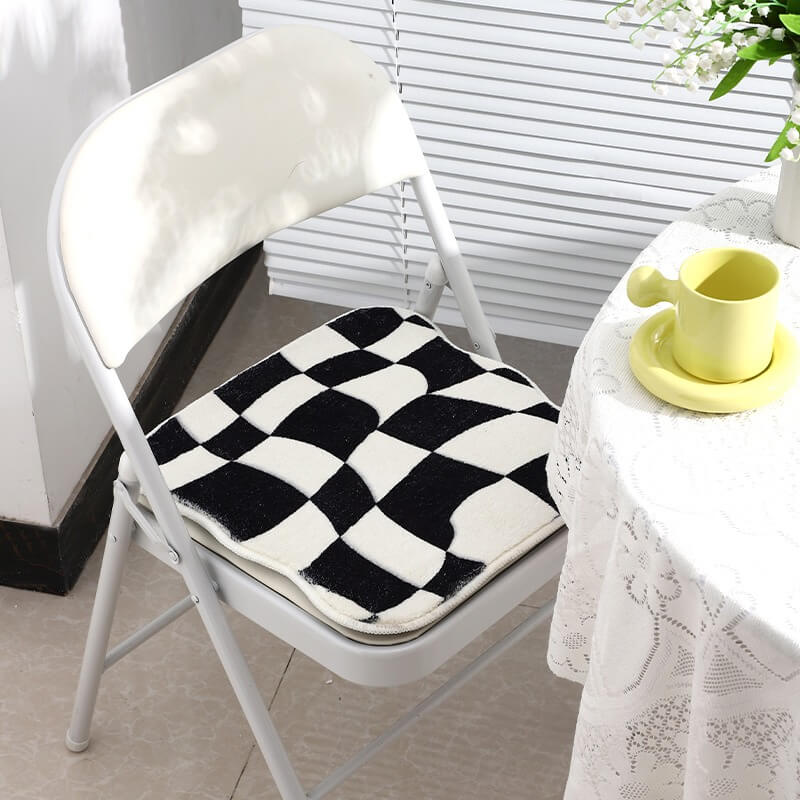 Brehn | Curvy Checker Mini Getufteter Teppich